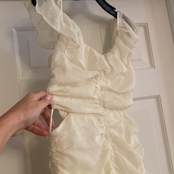 ASTR The Label Ruched Dress - Picture 6 of 10